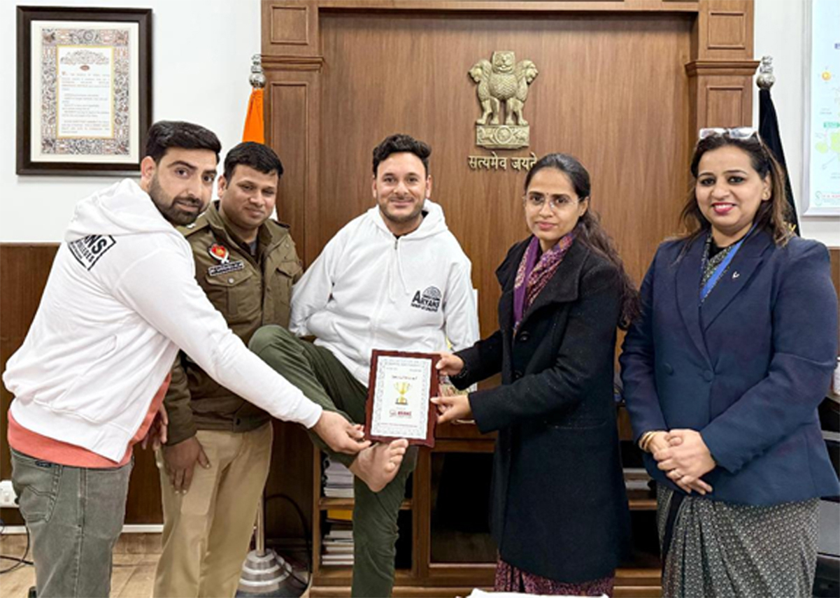 डीसी पटियाला ने पैरा क्रिकेटर आमिर हुसैन लोन को सम्मानित किया